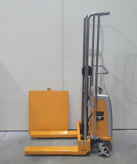 0,4 t HH 1,61 m el. Hubwagen mit Plattform