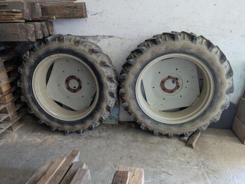 Kompletträder 12.4R32 für Deutz 06 Serie