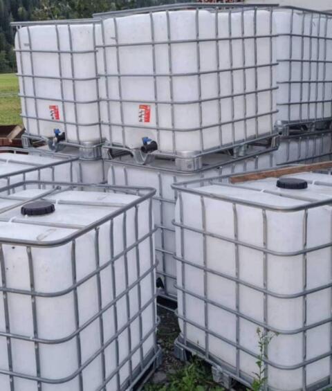 IBC-Box, Tank, Wasserbehälter, Wasserfass, Wassertank