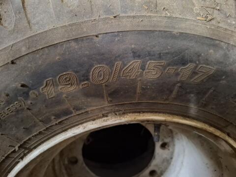 Reifen 19.0/45-17