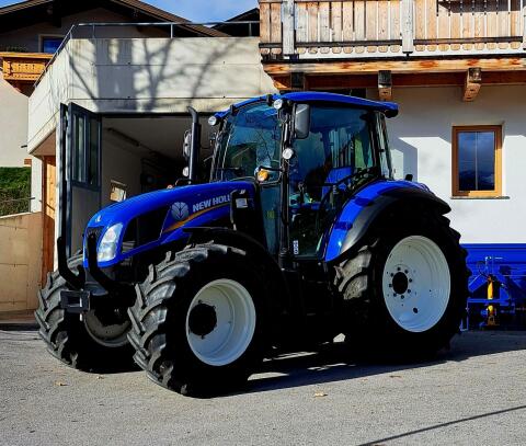 New Holland T4