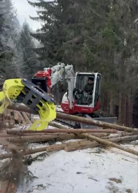 Holzgreifer Baggeranbau Lasco Holzzange Festanbau