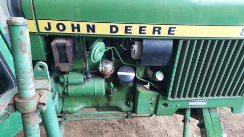 John Deere 830