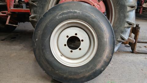 Reifen 12.5/80-18