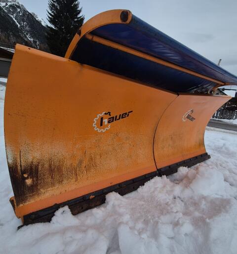 Hauer SRS 2800 Schneepflug