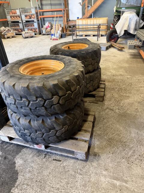 Reifen/Felgen Liebherr Stereolader 405/70 R18