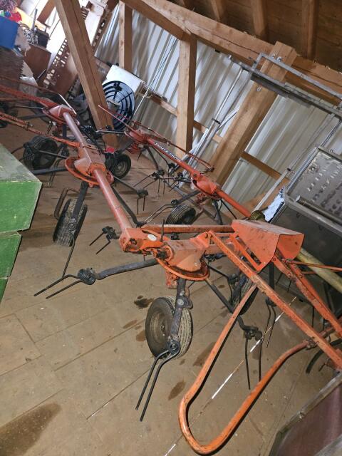 Heuwender Fahr KH700 Kreisler 6er gezogen