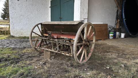Alte Sämaschine, Isaria Feldstern