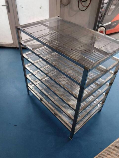 Edelstahl-Käsehorden fahrbar