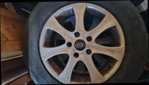 Kia Reifen mit Alufelgen 215/65/R16