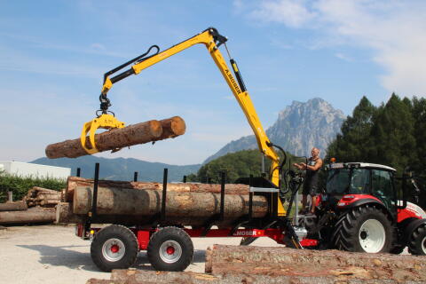 Lenkachsanhänger MHL-9 mit MKD-6,9 von Moser