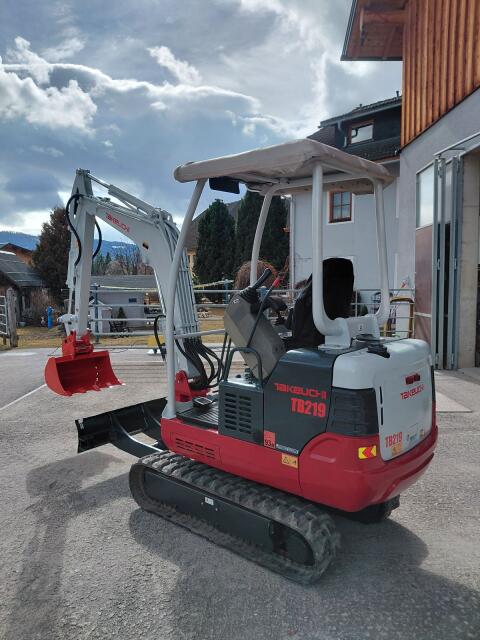 Takeuchi Tb 219