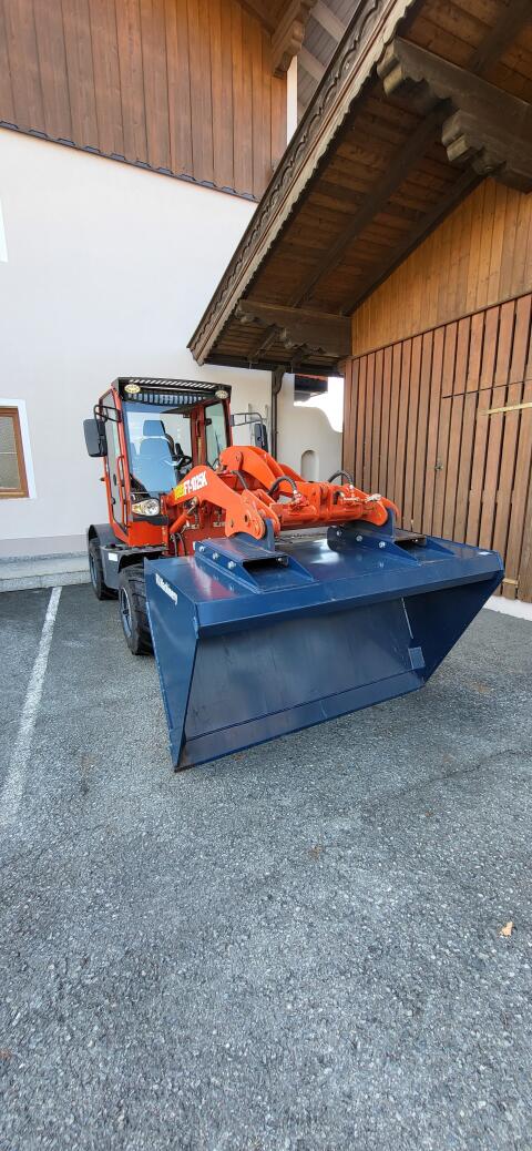 Hoflader FTECH 1015 mit Wandlerantrieb