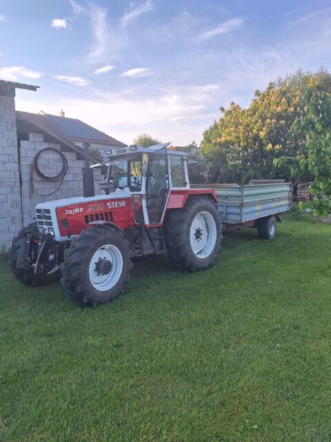 18.4-38, 14.9-26 Bereifung von einem Steyr 8130 SK2