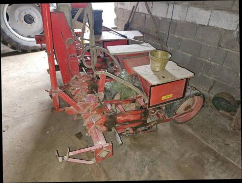 Becker Aeromat Maissämaschine