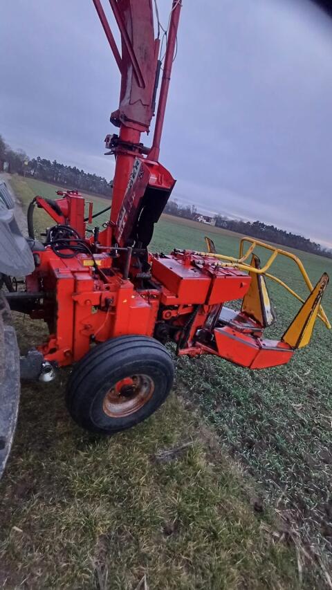 Pöttinger Mex Profi K (Pick-up und 2-reihiger Maisvorsatz)