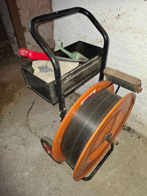 Umreifungsband mit Wagen