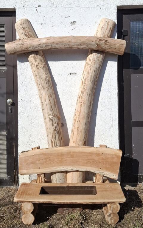 Wandsäule aus Lärchenholz