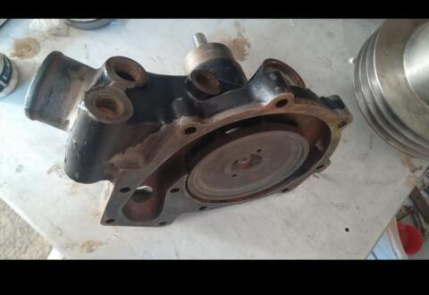 Wasserpumpe Sisu Motor MF 7200 Mähdrescher