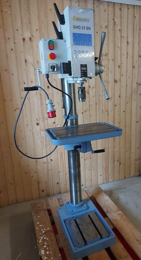 Getriebe-Säulenbohrmaschine Bernardo GHD 25SN dig.Tiefenanz.