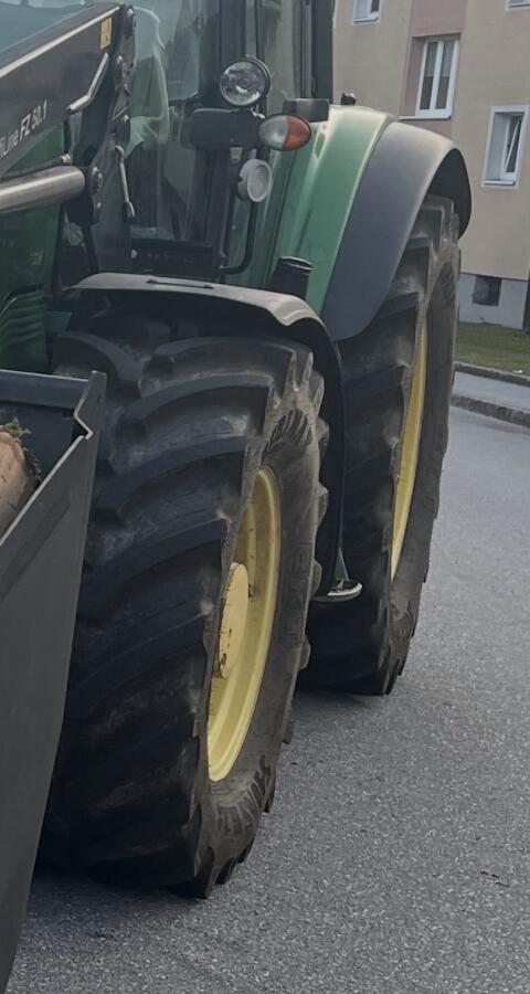 Verkaufe Kompletträder John Deere