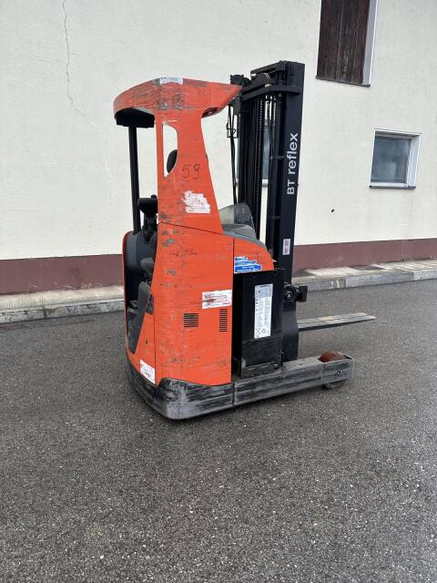 BT Schubmaststapler mit Waage