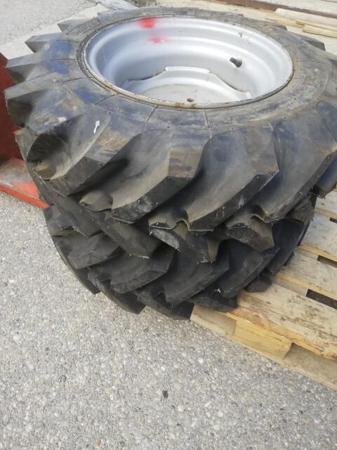 Räder mit Felge 10.0/75-15.3