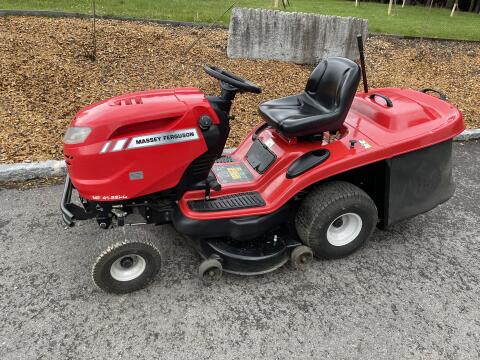 Massey Ferguson, Rasentrakor , Aufsitzmäher