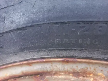 Zwillingsreifen 12,4/11-28