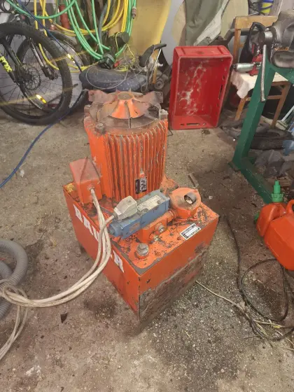 Hydraulikaggregat Bauer Entmistungsanlage