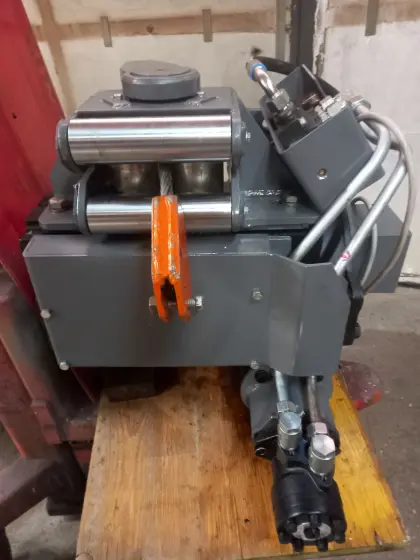 Getriebeseilwinde mit hydr. Antrieb 6 bis 7 t mit Funk