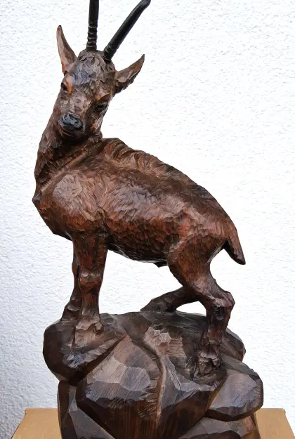 Handgeschnitzte Gams Figur auf Felsen, Oberammergau 36cm