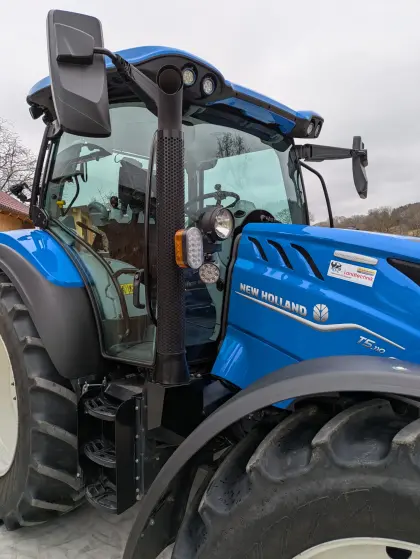 New Holland T5