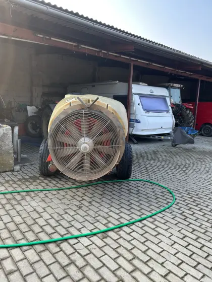 Weingarten Gebläsespritze Osella ATM3P 2.000 l