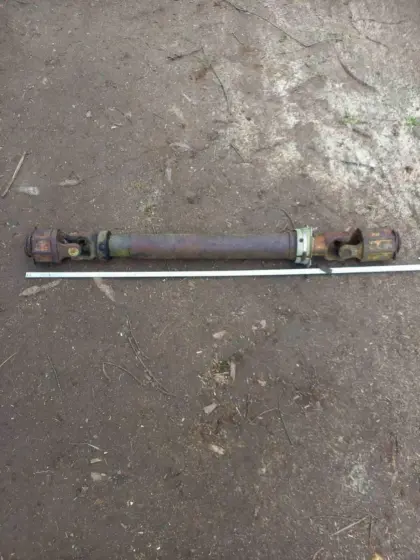 Defekte Gelenkwelle, ca. 1 m lang