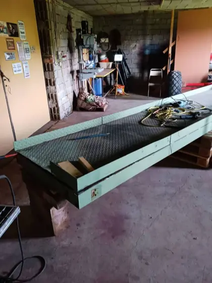 Verkaufe Eisenrahmen, Podest oder Brücke