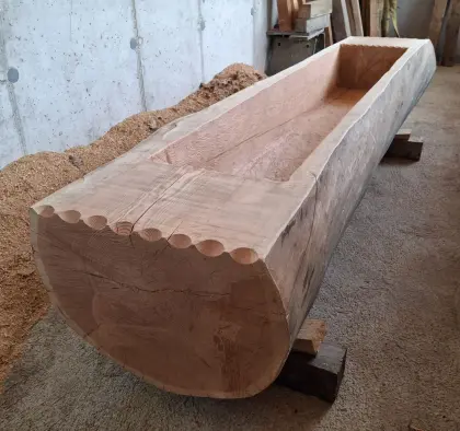 Brunntrog aus Lärche