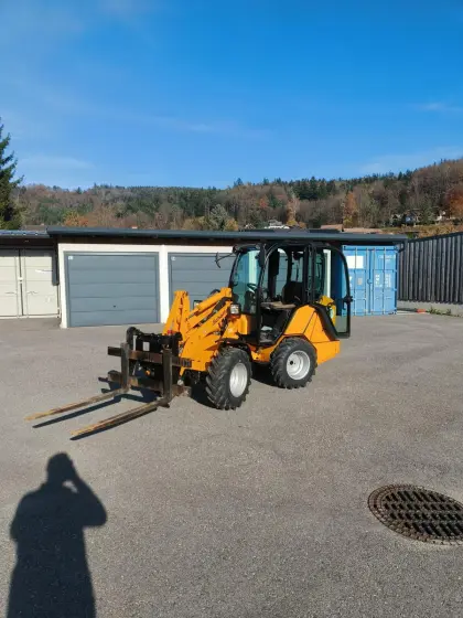Schäffer 2434 Hoflader Hoftrac