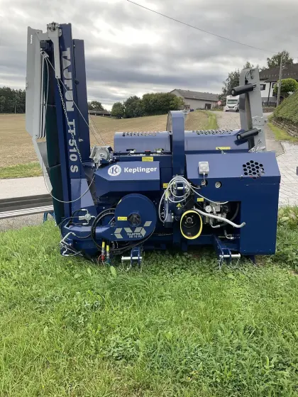 Tajfun Schneidspalter RCA480 mit Zubringtisch RN5000