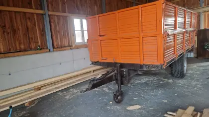 Einachs-Dreiseiten-Kipper