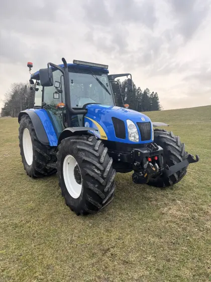 Verkaufe New Holland T5050