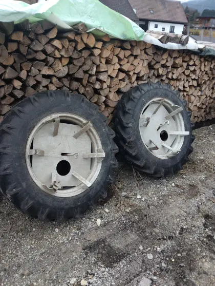 Zwillingsreifen Semperit 12.4/11-28AS