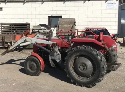 Massey Ferguson 35x mit Frontlader