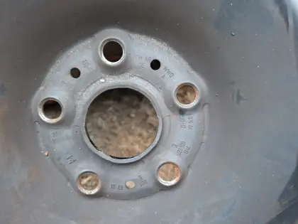 4 Sommerreifen auf stahlfelge 215/65r16 VW Tiguan