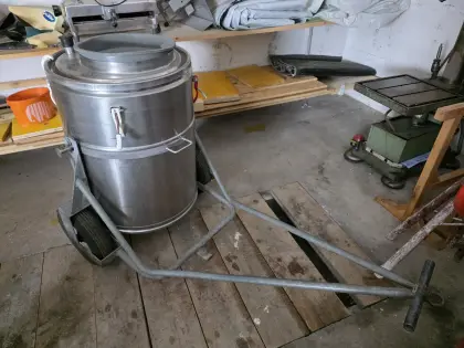 Westfalia Milchtank 160 l und 200 l mit Deckel und Wagerl