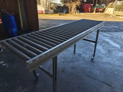 Rollentisch, Rollbahn, Zuführung