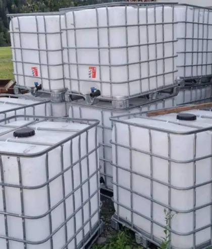 IBC-Box, Tank, Wasserbehälter, Wasserfass, Wassertank