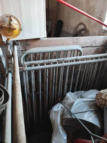 Türen, Steher, Rohre und Aufstallungsteile