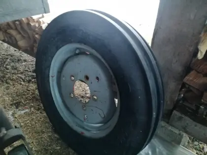 felge mit bereifung, steyr oldtimer traktor