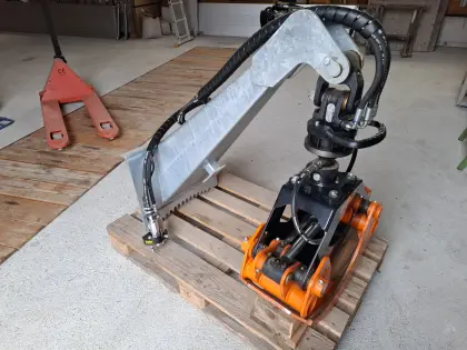 Holzgreifer mit Rotator für AVANT Lader